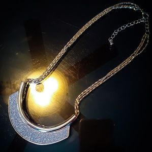 🌟NEW! Gold & Diamond textured Costume Necklace